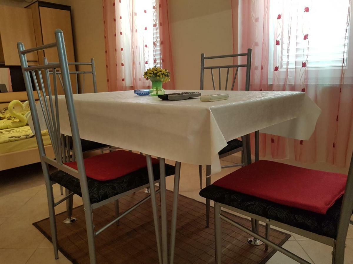 Apartments Mara Нови Винодолски Екстериор снимка