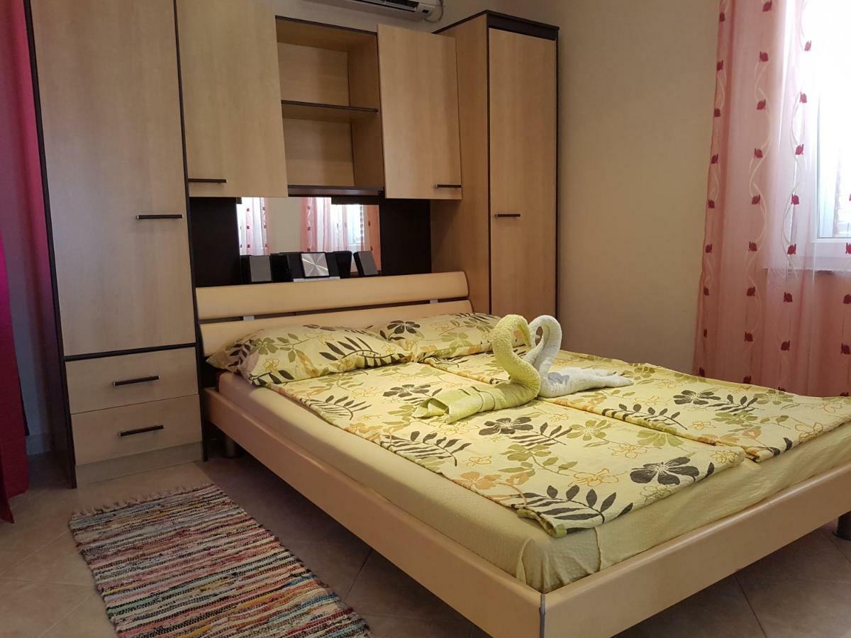Apartments Mara Нови Винодолски Екстериор снимка